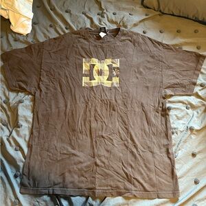 Y2K DC Shoes Star Men's Brown Graphic Tee Shirt
